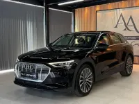 Gebraucht Audi e-tron Basis 300 kW (408 PS) 2022 Schwarz SUV