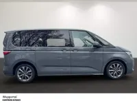 Gebraucht VW Multivan Life 218 PS (160 kW) 2023 Grau Van / Kleinbus