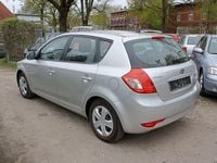 Second-hand Kia Ceed 90 CP (66 kW) 2012 Argintiu Hatchback