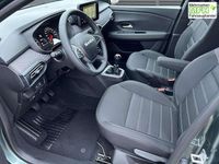 Neu Dacia Sandero Expression 101 PS (74 kW) 2025 Zedergrün Limousine