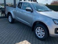 Neu Isuzu D-Max 163 PS (119 kW) 2026 Silber Pickup