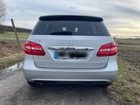 Gebraucht Mercedes B180 122 PS (89 kW) 2012 Silber Van / Kleinbus
