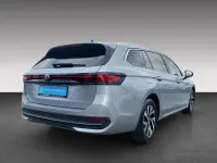 Gebraucht VW Passat Business 150 PS (110 kW) 2025 Oyster silver metallic (metallic) Kombi