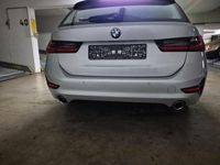 Gebraucht BMW 330 Advantage 258 PS (189 kW) 2021 Silber Kombi