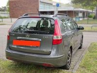 Gebraucht Hyundai i30 Classic 90 PS (66 kW) 2011 Grau Kombi