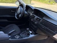 Gebraucht BMW 318 Performance 143 PS (105 kW) 2011 Schwarz Kombi