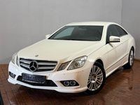 Gebraucht Mercedes E250 AMG line 204 PS (150 kW) 2010 Weiß Coupé