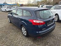 Gebraucht Ford Focus Ambiente 101 PS (74 kW) 2014 Blau Limousine