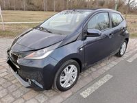 Gebraucht Toyota Aygo 79 PS (58 kW) 2015 Blau Kleinwagen