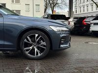 Gebraucht Volvo V60 Plus 197 PS (144 kW) 2025 Blau Kombi