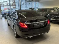 Gebraucht Mercedes E300 Avantgarde 211 PS (155 kW) 2021 Schwarz Limousine