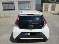 Gebraucht Toyota Aygo 69 PS (50 kW) 2016 Weiß Kleinwagen