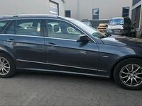 Gebraucht Mercedes E220 Avantgarde 170 PS (125 kW) 2011 Grau Kombi