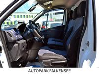 Gebraucht Opel Vivaro 120 PS (88 kW) 2017 Weiß Van / Kleinbus