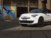 Neu Fiat 600 Street 101 PS (74 kW) 2026 Weiß SUV