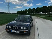 Gebraucht BMW 325 122 PS (89 kW) 1986 Blau Limousine