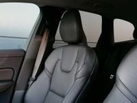 Gebraucht Volvo XC60 Plus 197 PS (144 kW) 2023 Weiß SUV