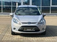 Gebraucht Ford Fiesta Trend 82 PS (60 kW) 2011 Micastonesilber metallic Kleinwagen