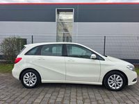 Gebraucht Mercedes B180 109 PS (80 kW) 2013 Weiß Van / Kleinbus