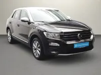 Gebraucht VW T-Roc Style 110 PS (80 kW) 2021 Deep black perleffekt/pure whi SUV