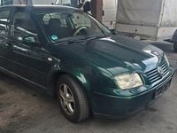 Gebraucht VW Bora 101 PS (74 kW) 1999 Grün Limousine