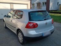 Gebraucht VW Golf V 105 PS (77 kW) 2005 Silber Kleinwagen