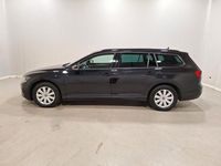 Gebraucht VW Passat 150 PS (110 kW) 2022 Deep black perleffekt Kombi