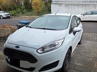 Gebraucht Ford Fiesta Trend 82 PS (60 kW) 2015 Weiß Limousine
