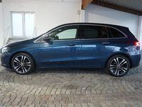 Gebraucht Mercedes B200 Progressive 150 PS (110 kW) 2019 Blau Van / Kleinbus
