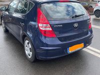 Gebraucht Hyundai i30 110 PS (80 kW) 2009 Blau Limousine