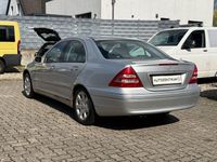 Second-hand Mercedes C200 163 CP (119 kW) 2002 Argintiu Berlinǎ