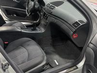 Gebraucht Mercedes E200 163 PS (119 kW) 2003 Silber Kombi
