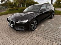 Gebraucht Volvo V60 Core 163 PS (119 kW) 2024 Schwarz Kombi