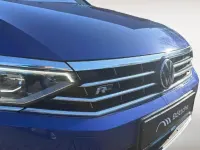 Gebraucht VW Passat R-line 150 PS (110 kW) 2023 Lapiz blue metallic Kombi