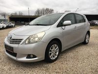 Gebraucht Toyota Verso Edition 147 PS (108 kW) 2011 Silber Van / Kleinbus