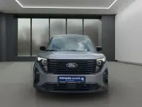 Gebraucht Ford Tourneo 125 PS (91 kW) 2024 Silber / solarsilber (metallic) Kombi