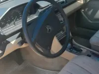 Gebraucht Mercedes E260 160 PS (117 kW) 1987 Silber Limousine