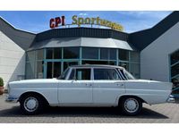Gebraucht Mercedes 230 120 PS (88 kW) 1967 Weiß Limousine