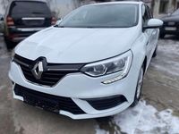 Gebraucht Renault Mégane GrandTour Life 116 PS (85 kW) 2019 Gletscherweiss Kombi