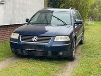 Gebraucht VW Passat 131 PS (96 kW) 2003 Blau Limousine