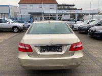 Gebraucht Mercedes E220 170 PS (125 kW) 2009 Beige Limousine