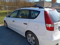 Gebraucht Hyundai i30 116 PS (85 kW) 2011 Weiß Kombi