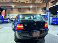 Gebraucht VW Golf IV 75 PS (55 kW) 1999 Blau Kleinwagen