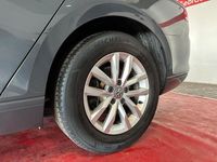 Gebraucht VW Passat 150 PS (110 kW) 2019 Uranograu/cinza urano Limousine