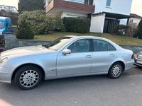 Gebraucht Mercedes E220 150 PS (110 kW) 2003 Silber Limousine