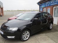 Gebraucht Skoda Rapid Ambition 90 PS (66 kW) 2014 Schwarz metallic Kombi