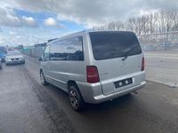 Gebraucht Mercedes V220 122 PS (89 kW) 2000 Silber Van / Kleinbus