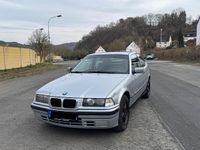 Gebraucht BMW 316 102 PS (75 kW) 1997 Silber Limousine