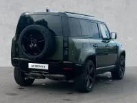 Gebraucht Land Rover Defender HSE Dynamic 349 PS (256 kW) 2026 Woolstone green SUV