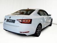 Gebraucht Skoda Superb LAURIN & KLEMENT 220 PS (161 kW) 2016 Weiß metallic Limousine